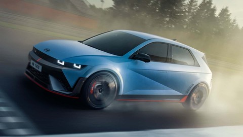 Hyundai fiyatı düşürünce elektrikli otomobili peynir ekmek gibi satmaya başladı