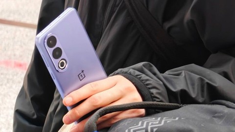 OnePlus'ın amiral gemisi katili rakiplerinin yarı fiyatına satışa çıkacak