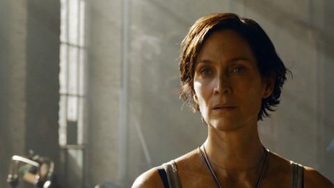 Matrix'in yıldızı Start Wars performansıyla parmak ısırtı