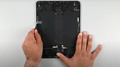 iFixit yeni M4 iPad Pro’nun pilini daha kolay değiştirmeyi sağlıyor