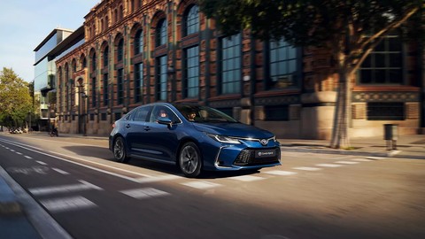 Yeni Toyota Corolla fiyatları yarı yarıya düştü, bedavadan biraz pahalı