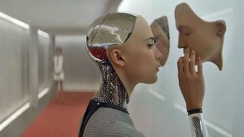 Huawei'nin insansı robotu şaşırtıyor
