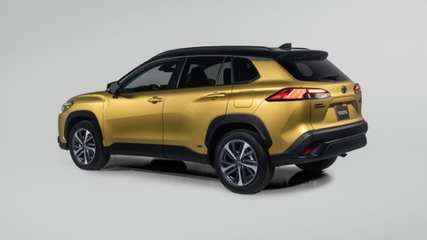 En sorunsuz otomobil Toyota'nın SUV modeli Corolla Cross, Clio fiyatına satılmaya başlandı