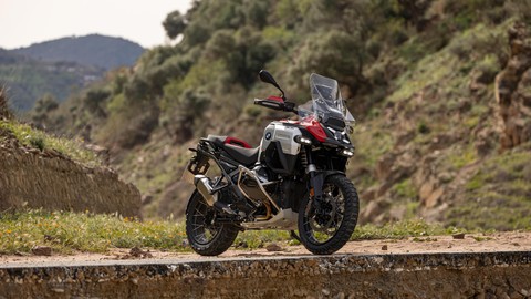 Yeni BMW R 1300 GS Adventure Standartları Yeniden Belirleyecek