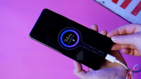 Realme akıllı telefonları sadece 4 dakikada yüzde 100 şarj eden süper şarj teknolojisini tanıttı