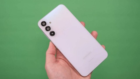 Samsung yeni F/P modeli ile Xiaomi Redmi'ye hodri meydan dedi