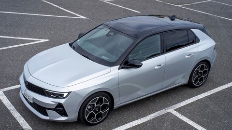 Opel modelleri panoramik cam tavan özelliği ile özgürlüğün kapılarını açıyor!