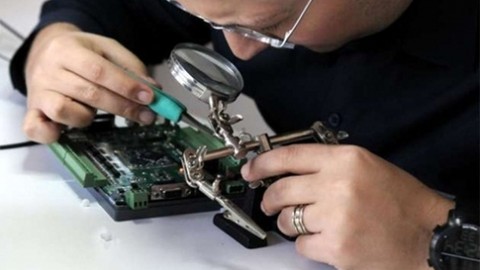 Bilgisayar kasasını cebe girecek kadar küçülten Türk!