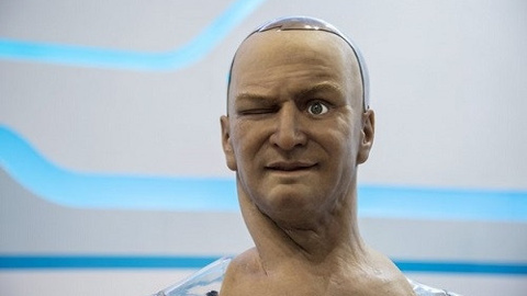 İnsansı robot mimik yapabiliyor