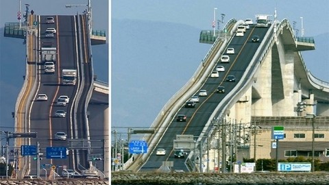 Japonya'daki bu köprü Lunaparklara taş çıkartıyor!