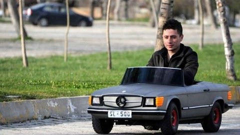 Tek kişilik 'Junior Mercedes'ini satıyor