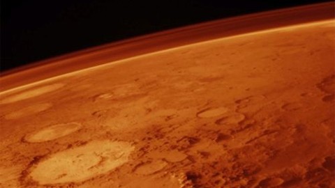Mars'ta dev bir delik var ve bilim adamları nedenini bulamıyor