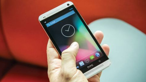 Saf Androidli HTC One Google Play'de!
