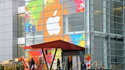 'iPhone 5S' ve 'iPhone 5C' göründü!