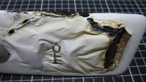 Bu defa HTC One X alev aldı