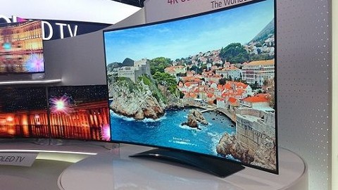 LG'den 77-inçlik Kavisli 4K OLED televizyon!