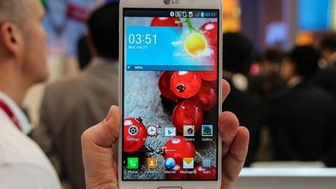 LG'den dev bir telefon geliyor!