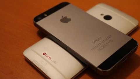 Android ve iOS'un kralları yarışıyor! iPhone 5S vs HTC One