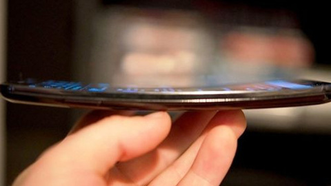 LG G Flex çizik testinde! (Video)