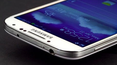 Samsung'un metal gövdeli telefonu hangisi olacak?