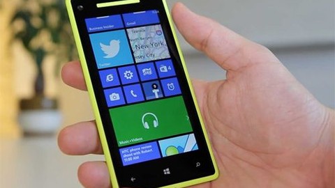 İşte Windows Phone'un sesli asistanı Cortana! (Video)