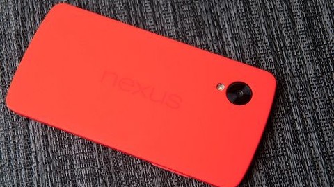 Kırmızı Nexus 5 satışa sunuluyor