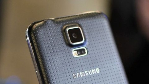 Samsung Galaxy S5, Güney Kore'de darbe yedi!