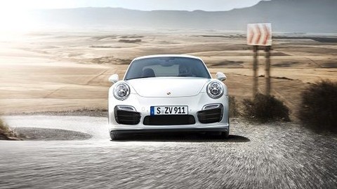 Porsche 2015 model 911 Turbo S modelini tanıttı