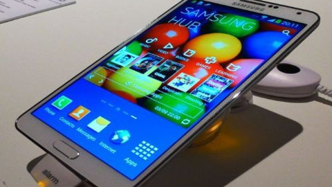  QHD ekrana sahip Galaxy Note 4, iki farklı model ile gelecek!