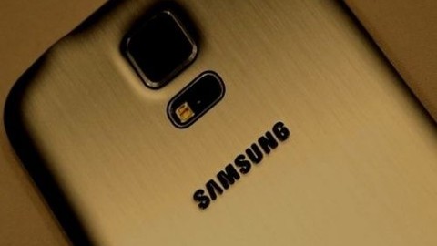 Samsung Galaxy F (Prime)'nin altın renkli modeli sızdı