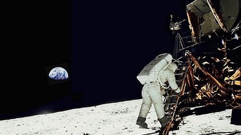 Apollo 11'in Ay'a inişini 3D izleyin