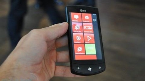 LG yakında Windows Phone'lu telefon duyurabilir