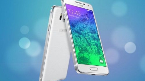Galaxy Alpha'nın resmi duvar kağıtlarını şimdi indirin