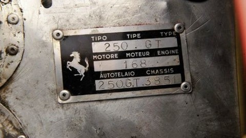 1962 model Ferrari 250 GTO dünyanın en pahalı aracı olabilecek mi?