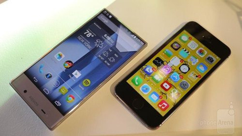 Sharp AQUOS Crystal Apple iPhone 5S karşılaştırma