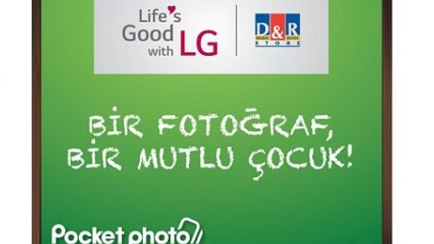 LG Pocket Photo ile bir fotoğraf bir mutlu çocuk