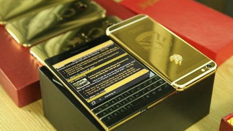 Altın kaplama BlackBerry Passport ortaya çıktı
