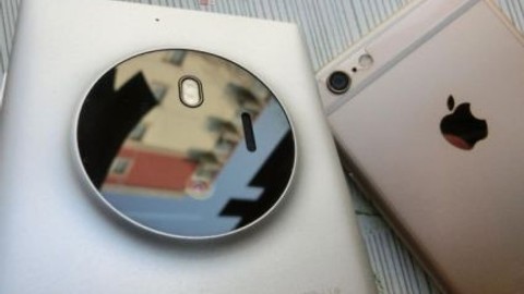 Microsoft Lumia 1030 ile iPhone 6 yanyana