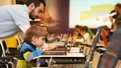 Minik parmaklar yazılım dünyasını keşfetti