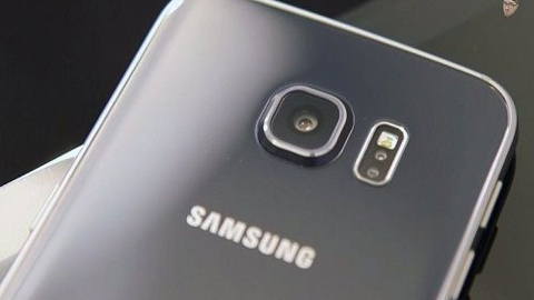 Galaxy S6 ve S6 Edge'den yeni görüntüler (video): Cam arka yüzey, microSD karttan yoksun tasarım