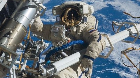 NASA, GoPro ile kaydedilen uzay yürüyüşü videolarını yayınladı