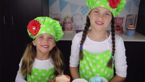 YouTube'un 8 yaşındaki yemek yıldızı ayda 127 bin dolar kazanıyor