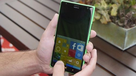 Windows 10 Mobile'a iPhone benzeri tek elle kullanım modu geldi