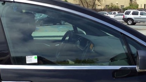 Tesla'nın yeni otomobili gizlice görüntülendi (Video)