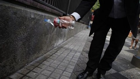 Duvarlara işeyenlere teknolojik cevap! Video