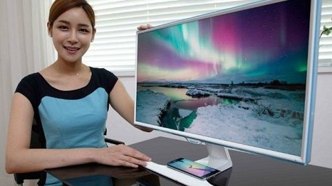 Samsung'dan akıllı telefonları kablosuz şarj eden monitör çözümleri