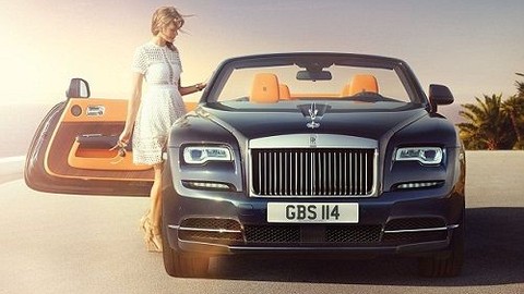 Rolls-Royce'tan tavanı 20 saniyede açılıp kapanan lüks otomobil: Dawn