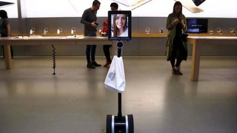 iPhone 6S Kuyruğunda Bir Robot