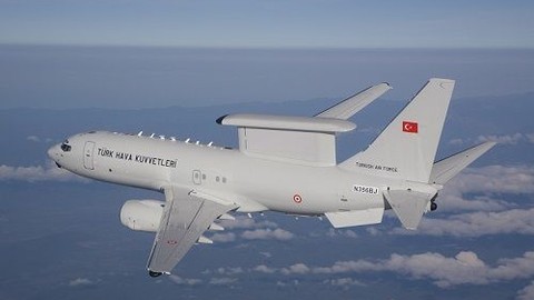 Boeing son Barış Kartalı uçağını Türkiye’ye teslim etti