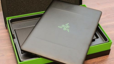 CES 2016: Razer ''taşınabilir'' ekran kartlı Ultrabook'unu tanıttı! [Video]